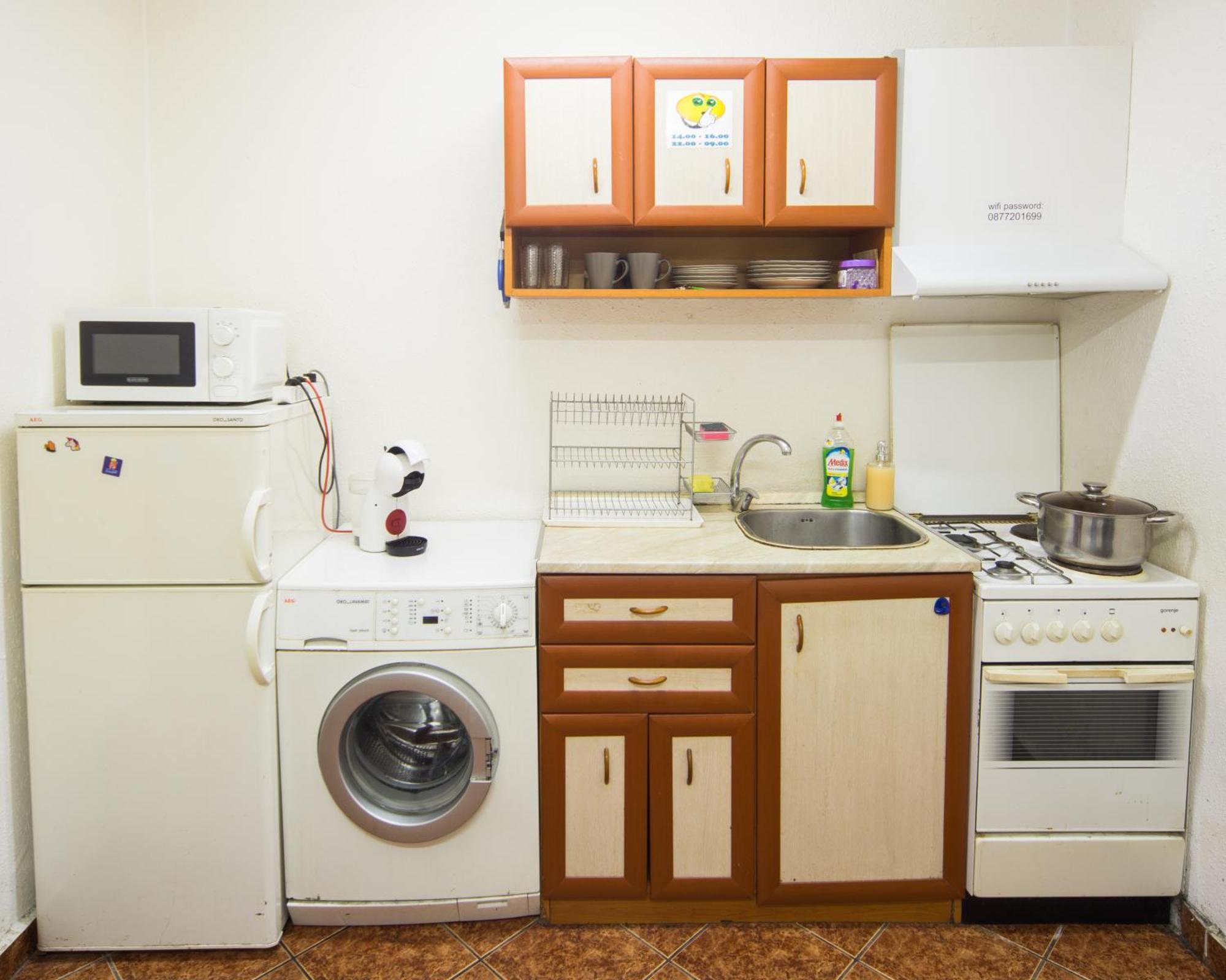 Center - Basic Flat - 10 Min To The Beach Appartement Burgas Stad Buitenkant foto
