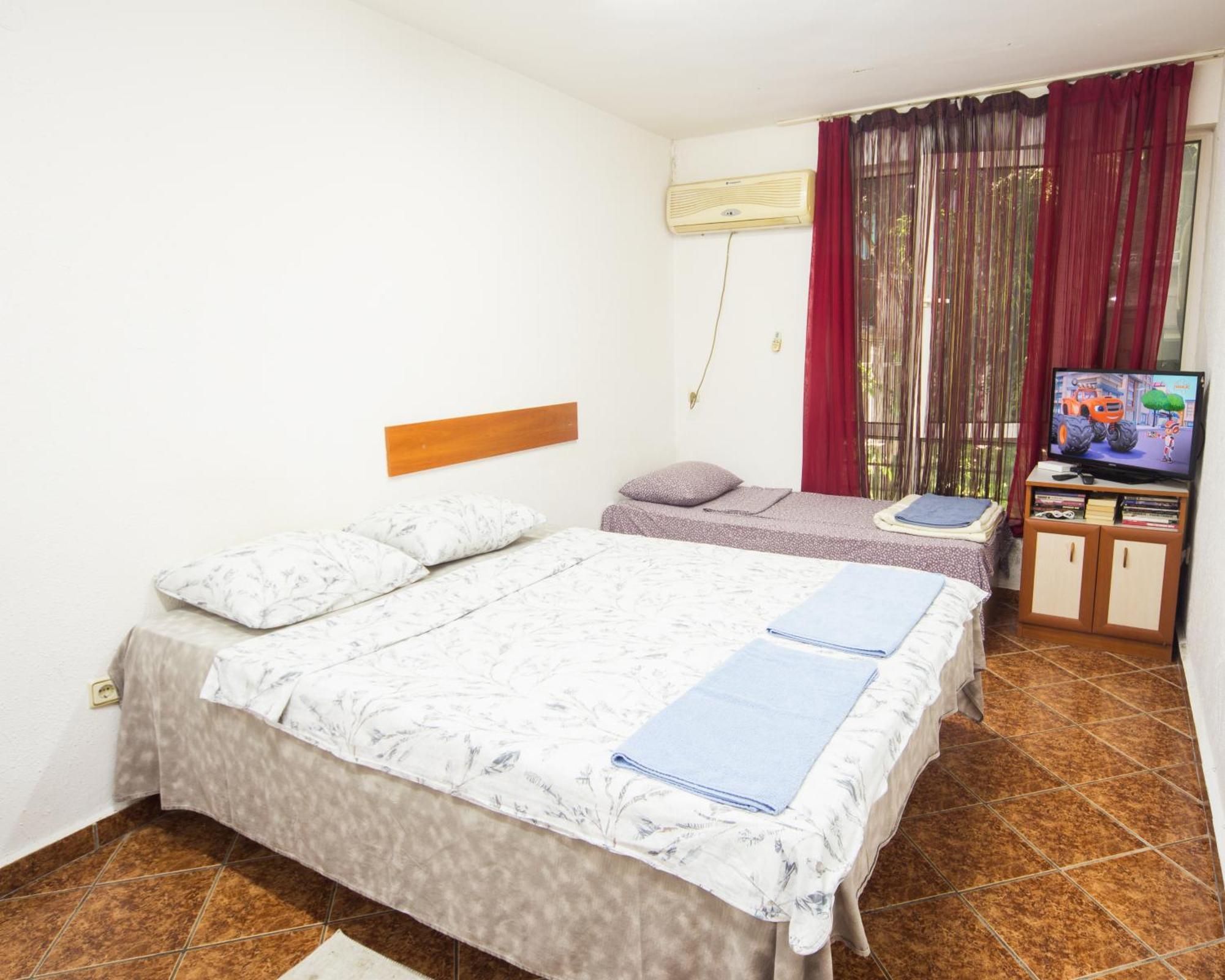 Center - Basic Flat - 10 Min To The Beach Appartement Burgas Stad Buitenkant foto